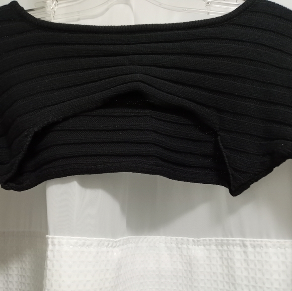 Dynamite cropped bell sleeve sweater. Xxs. Good Used condition.  Worn once. - Picture 2 of 7